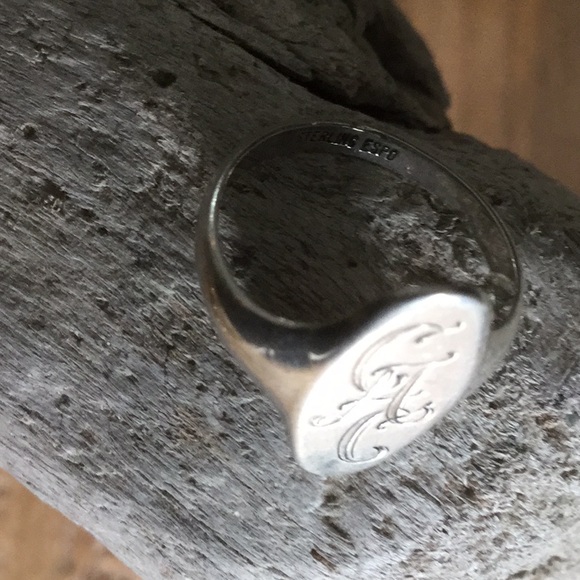 Vintage antique estate pinky silver signet ring boho retro engraved jewelry - Picture 2 of 6